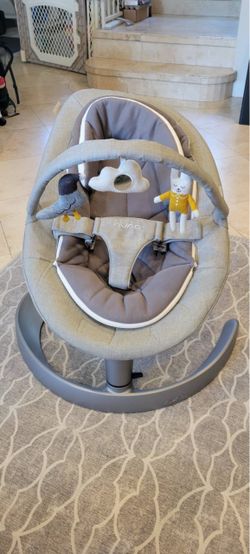 Nuna Baby Swing with Toy Bar