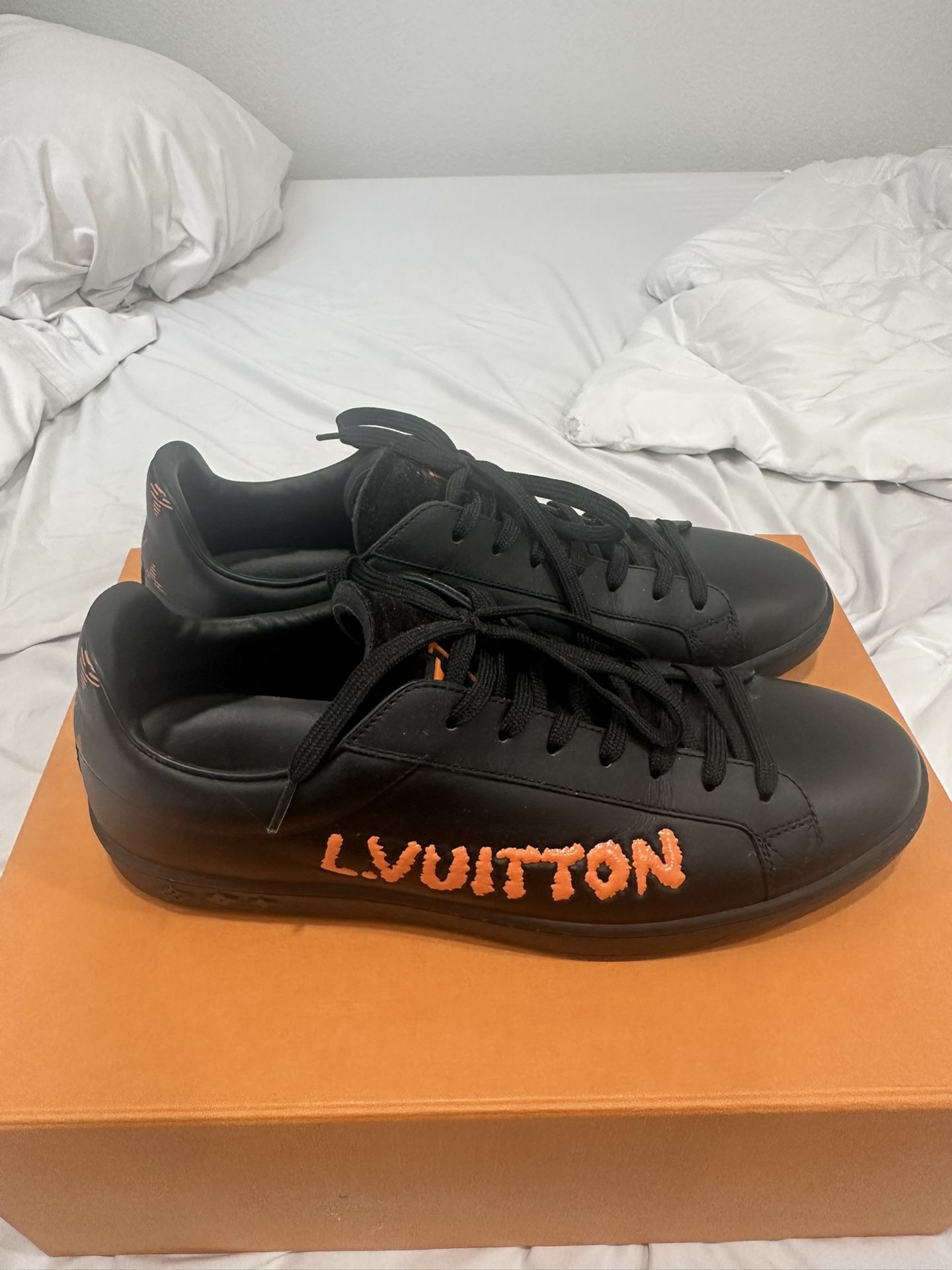 Louis Vuitton Shoes Authentic With Box Size 9