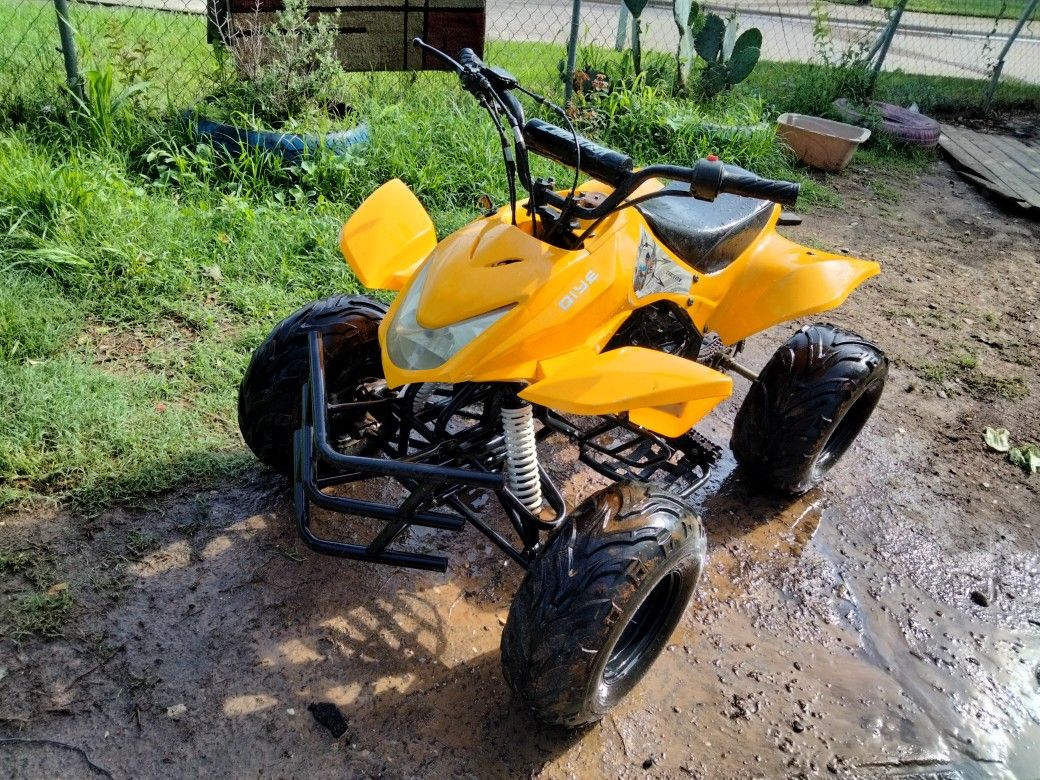 Photo 125cc Coolster Mountopz ATV Running $650