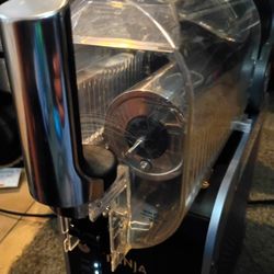 NINJA JUICER AN SLUSHIE MAKER