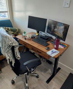 Adjustable height stand up desk
