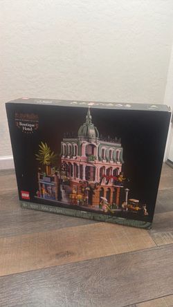 LEGO Icons: Boutique Hotel (10297) NEW SEALED DAMANGED BOX