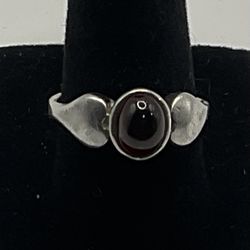 Sterling, Silver And Almandine Garnet Size 7 1/2 Ring