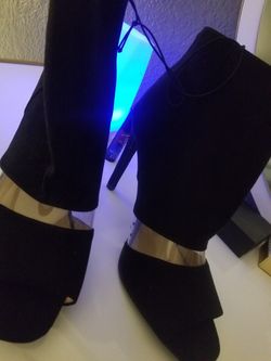 Women size 11 GUESS Black Open toe heels with clear top. Never worn. Very elegante and comfortable.