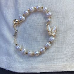 Brand New Butterfly Pearl Fashion Bracelet 
