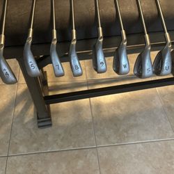 Golf Clubs 