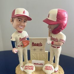 Ohtani, Trout dual bobblehead