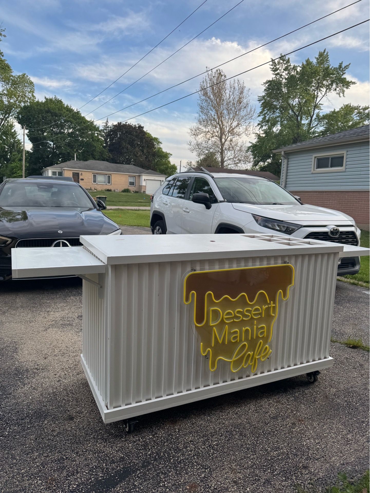 Luxury Dessert Cart / Food Cart – Collapsible