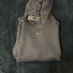 Nike Sweater Size Small Never Worn