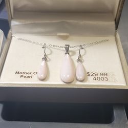 Necklace/earrings