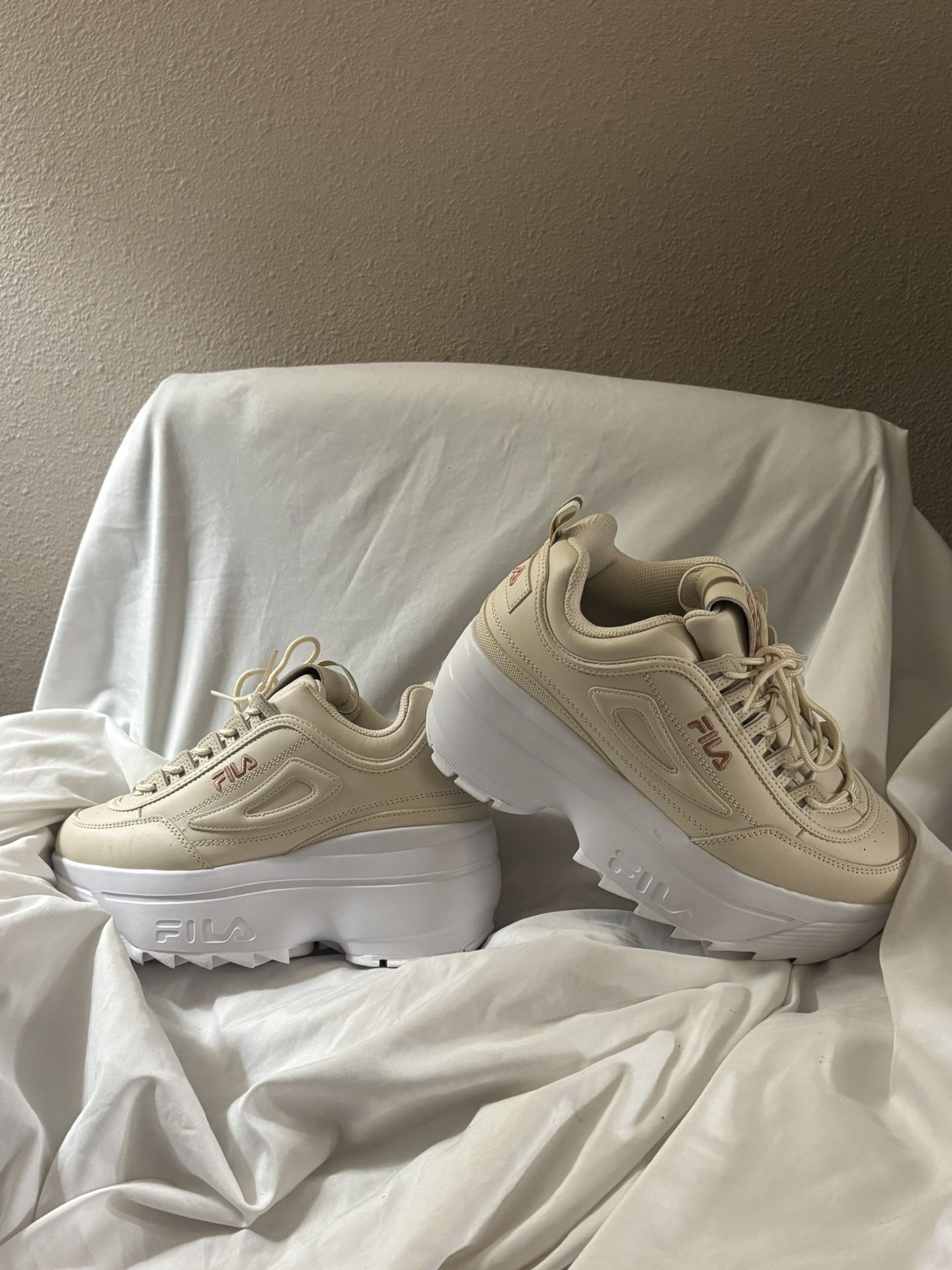 NEW Fila's Womens Disrupter II Wedge (9.5 F)