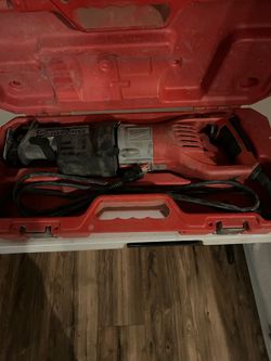 Milwaukee 15 Amp Corded Súper Sawzall Kit 