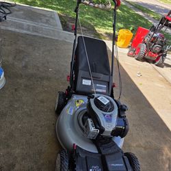 Murray Self Propelled Mower Like New $260 Price FIRM/ SEMINUEVA PRECIO FIRME $260