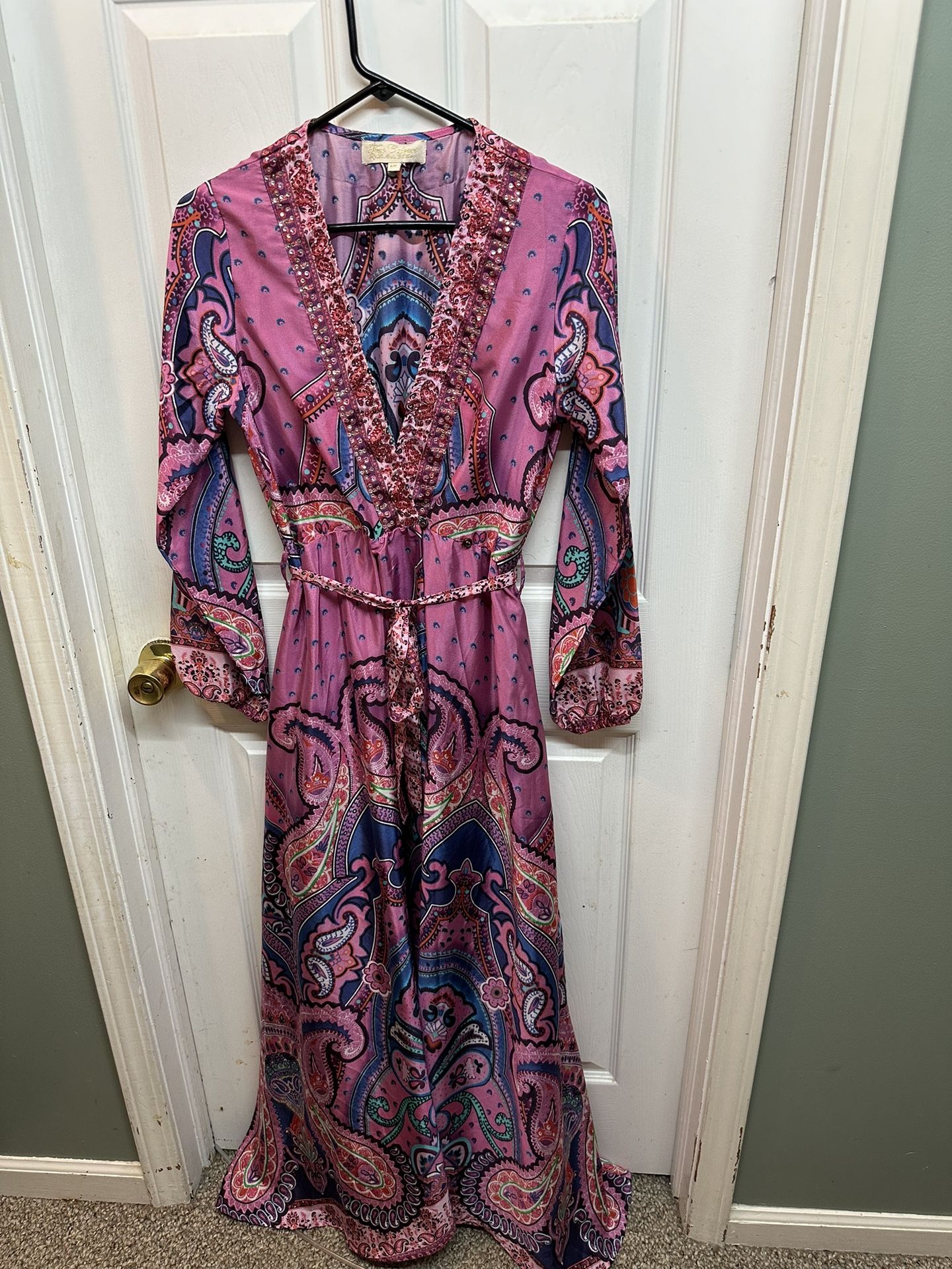 True Colours By La Moda Clothing Beach Cover Up Robe Purple Paisley Size S-M Great Condition 