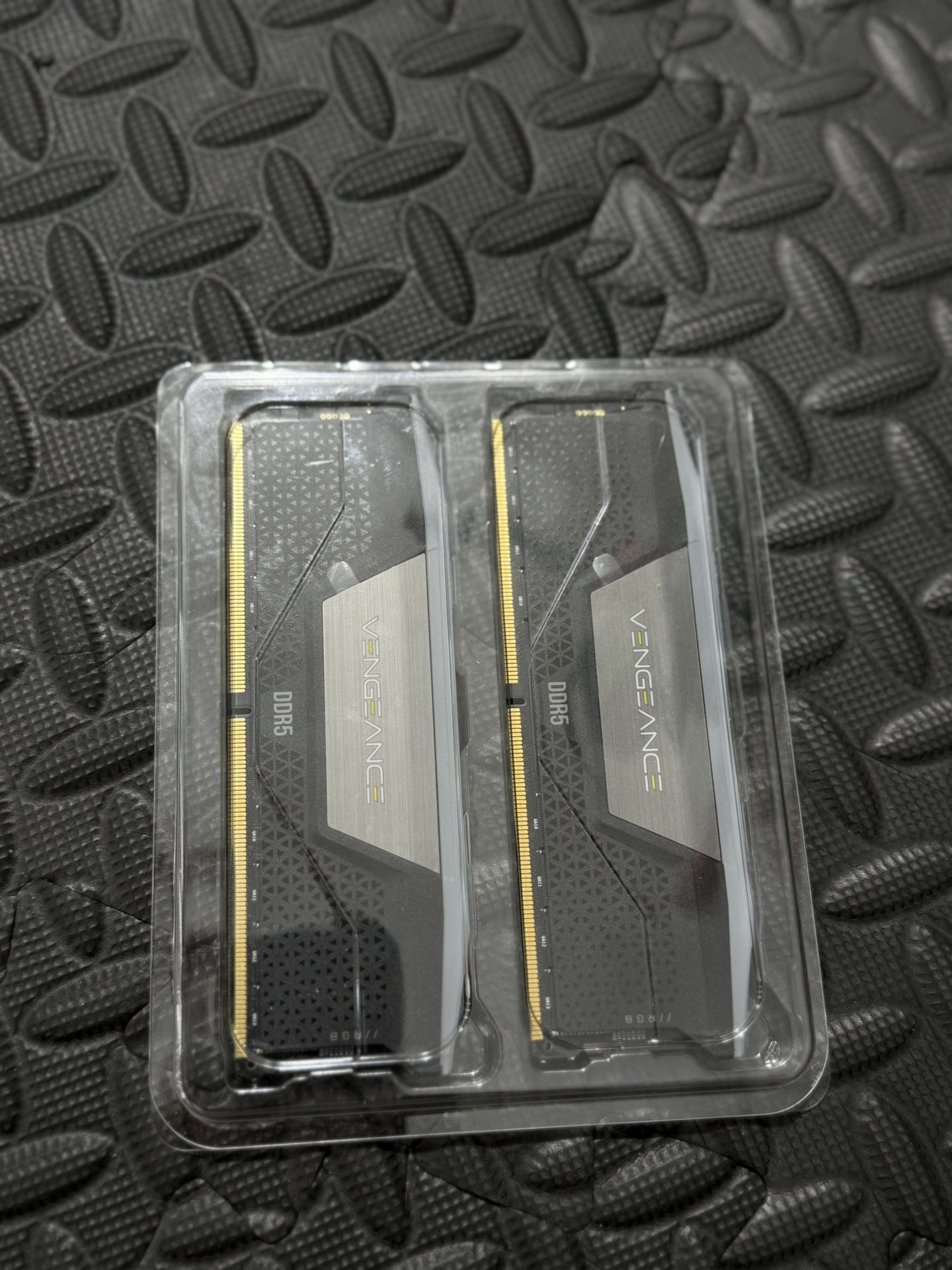 Corsair Vengeance RGB DDR5 64GB (2×32GB) 6400MHz CL32