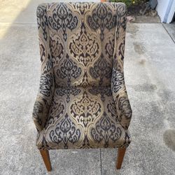 Elegant Damask Wingback Accent Chair - Black & Gold