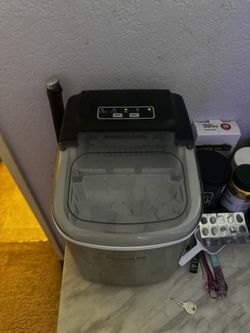 Frigidaire Ice Maker