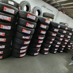 VENDO SET DE TIRES NEW 205/55R16 INSTALADAS Y BALANSIADAS LAS 4  CON 50 0000 MIL MILLAS DE GARANTÍA 