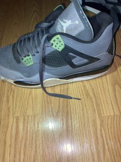 Jordan 4 Retro Glow