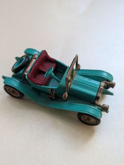 Vintage Die-Cast Classic Roadster Model Car