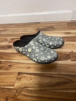 Western Chief Sloggers Womens Size 7 Black Clog Shoe Rubber Floral Bees