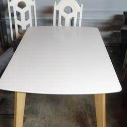 Dining table for sale with 5 stools, table is good, stools have peeling paint, 150 for sale