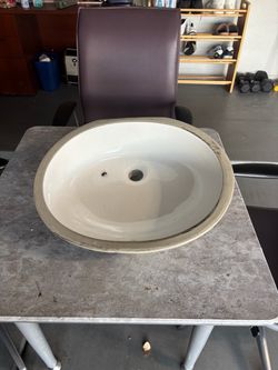 White Oval Undermount Bathroom Sink