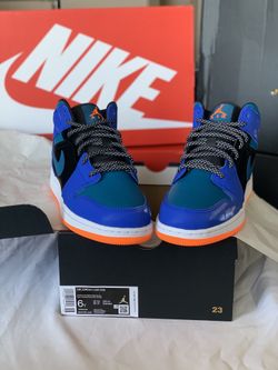  Jordan 1 Mid - Grade school Sz. 6Y