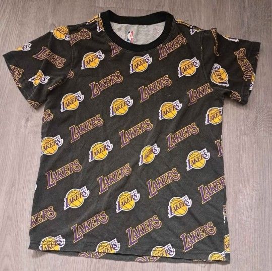 NBA LAKERS TSHIRT SIZE YOUTH MEDIUM