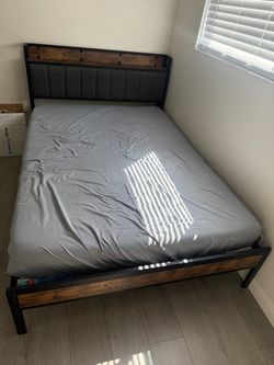 Full bed frame