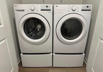 LG Front Load Washer & Dryer w/pedestals