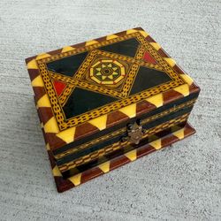 Vintage Handmade Inlaid Wooden Jewelry Box Trinket Chest Mosaic Star Marquetry 5”