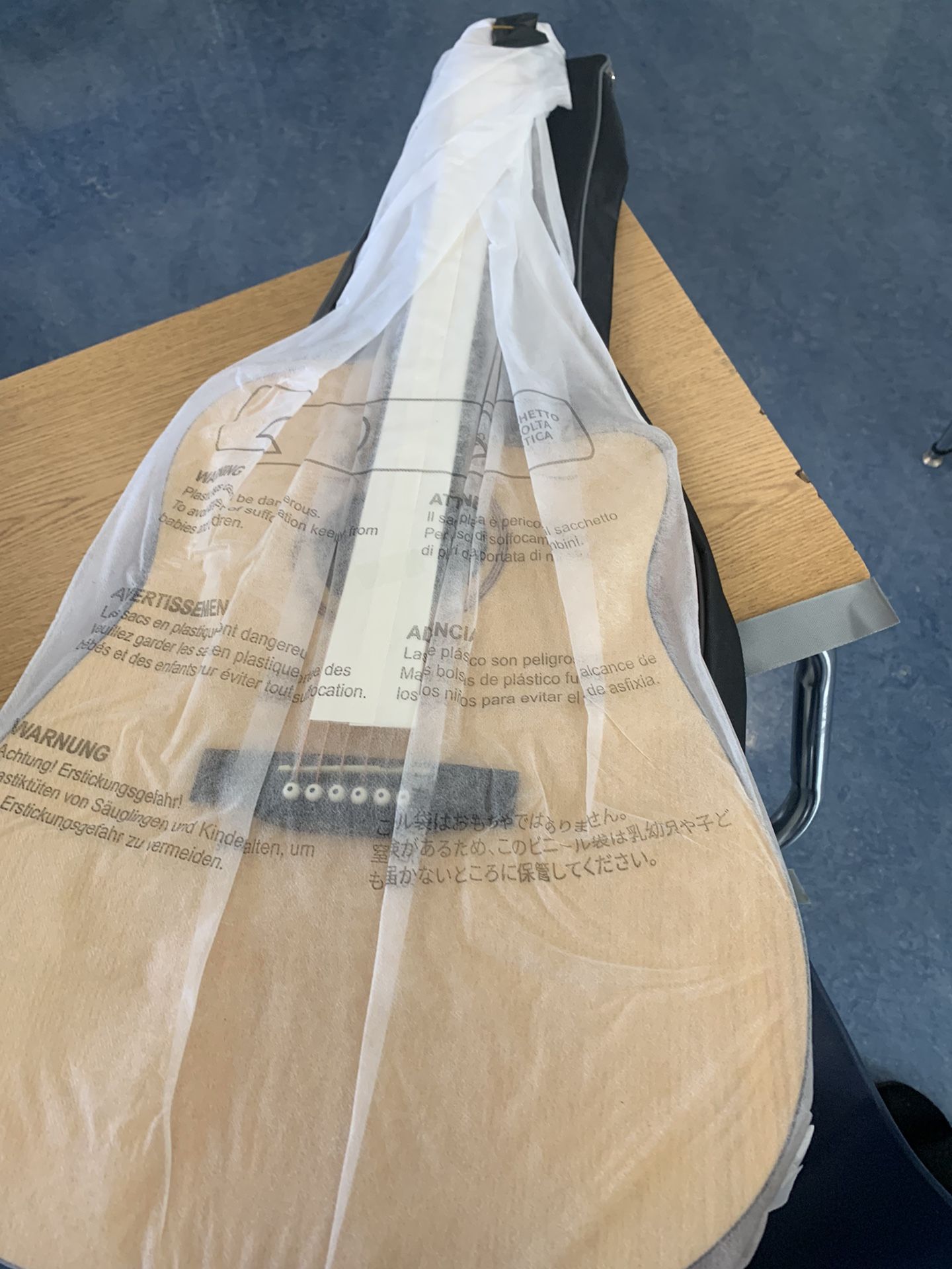 Acoustic Donner Guitar
