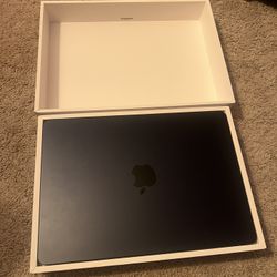 MacBook Air 13.6” M2 (2023)