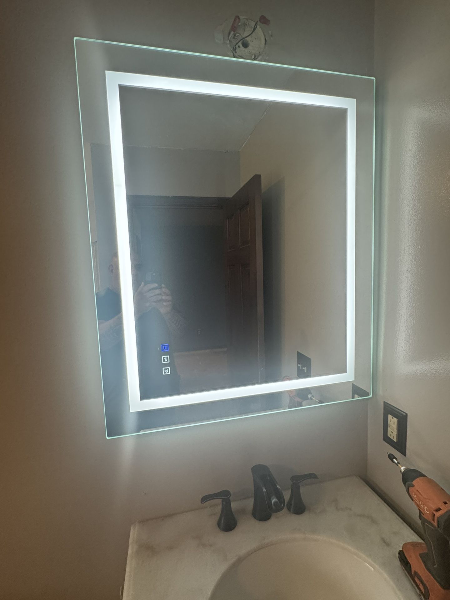 Frame Less Mirror With Light