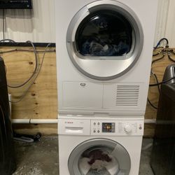 COMPACT WASHER AND DRYER 
