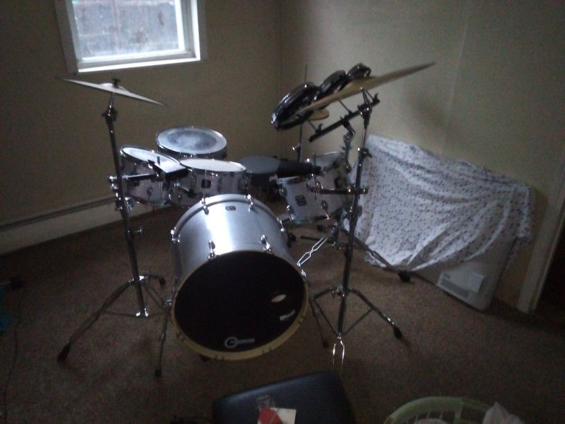 Gretsch Full Drum Set. Alot Of Up Grades 1200