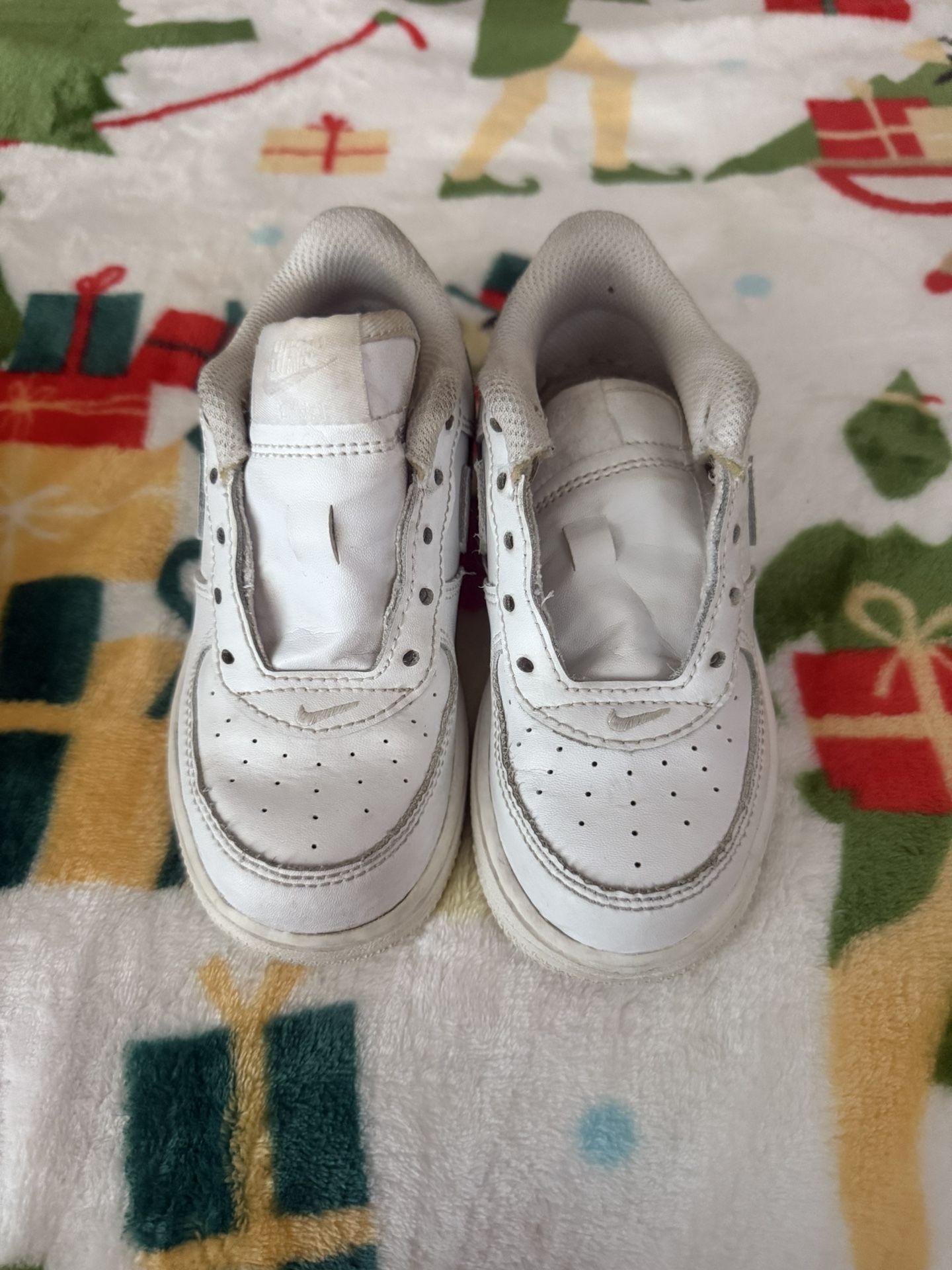 Little Boy Size 8.5 Nike Shoes-USED