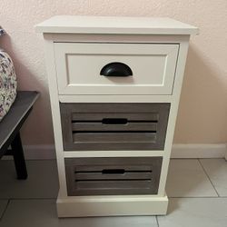 Bedside/End Table(s)