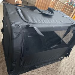 Thule collapsible dog crate size large.