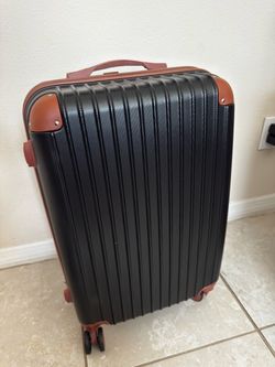 Black Hardside Spinner Suitcase 24", 23 kg Checked Bag