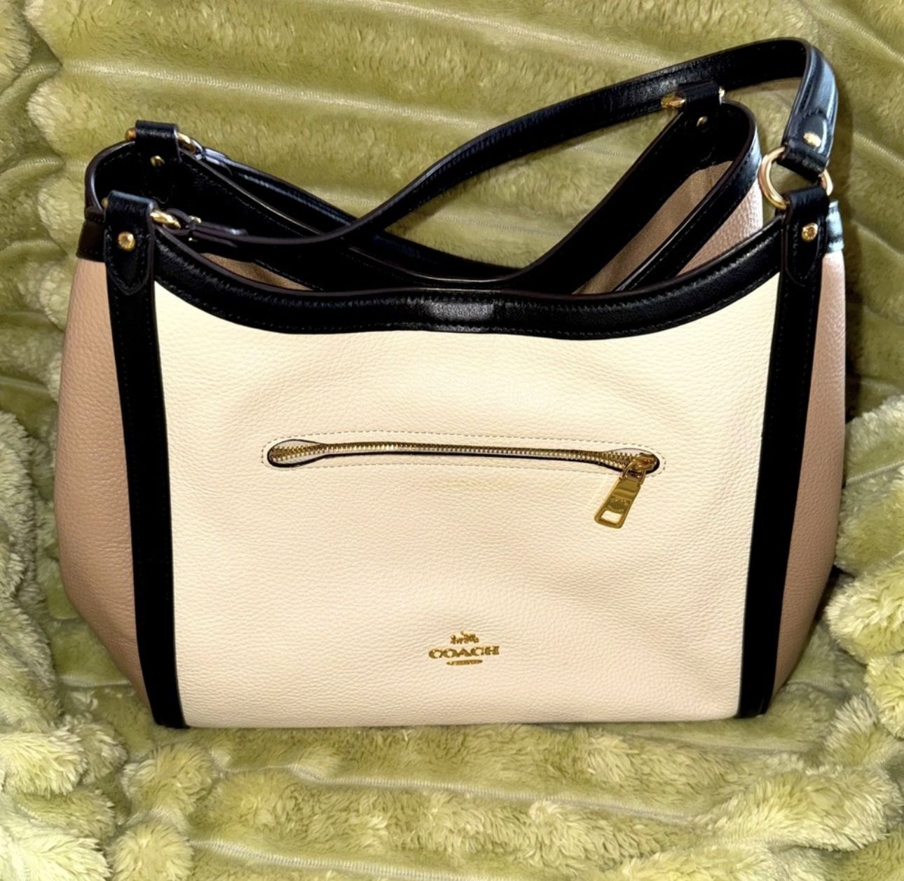 EUC Large Beautiful Coach Bag-3 Tone, 3 Compartments, Leather 