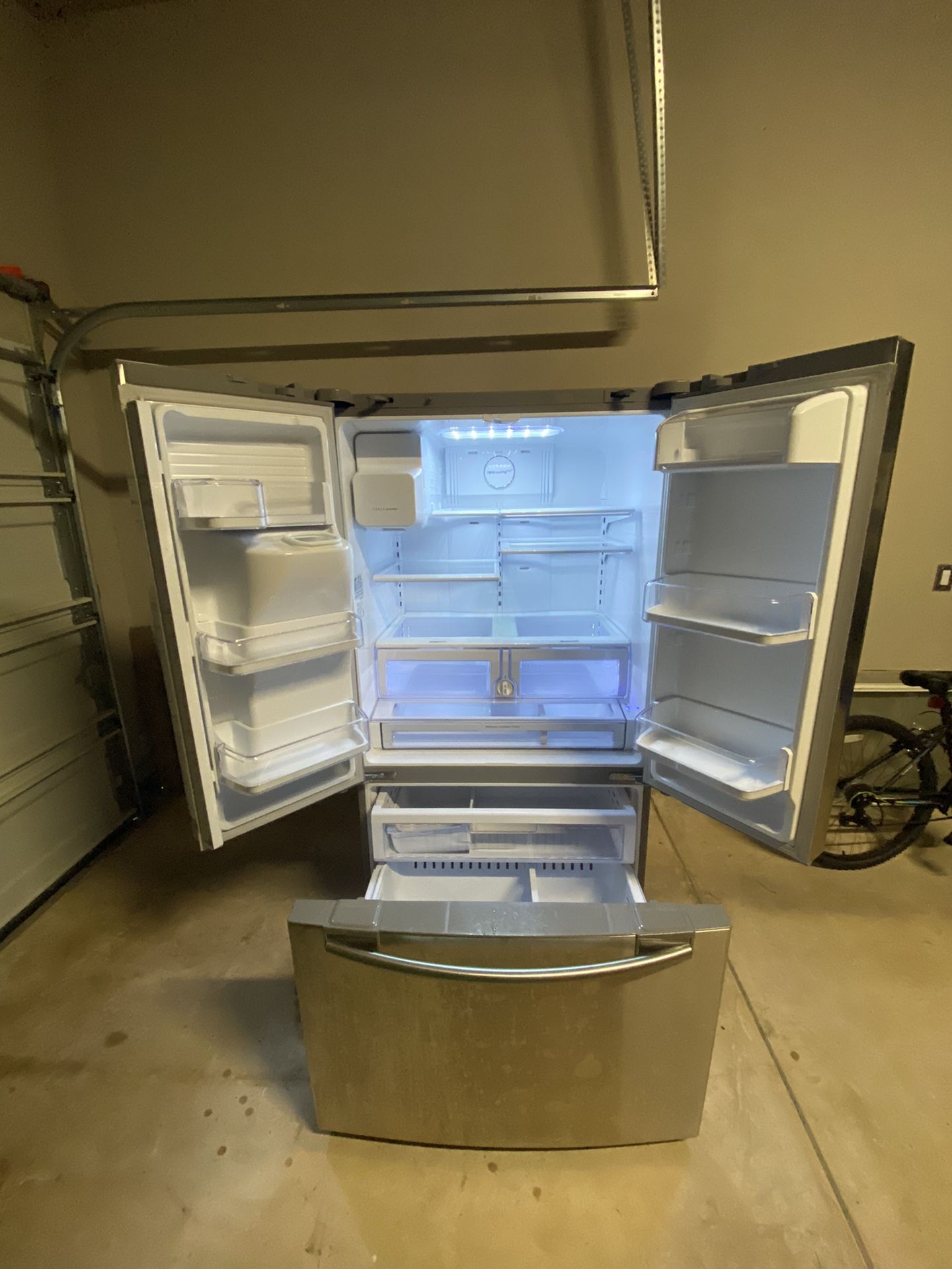 Samsung refrigerator RFG298hdrs for Sale in San Antonio, TX OfferUp