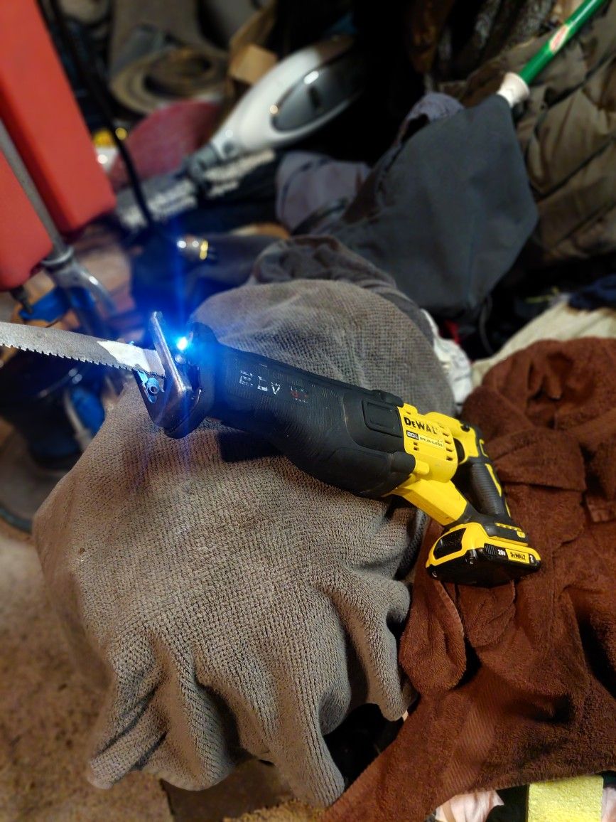 Dewalt Sawsaw Perfect Condition For Sale 95.00