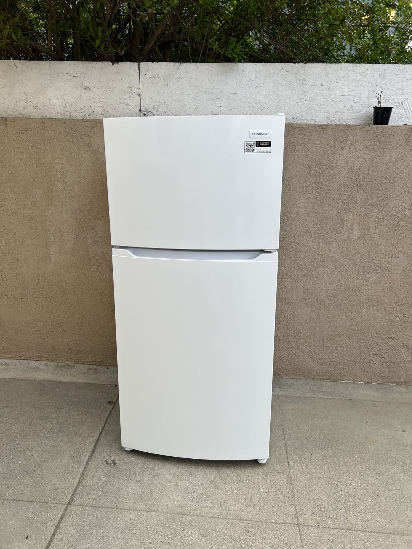 Frigidaire Refrigerator 14cu Ft 28x30x60ππ3 MONTHS WARRANTY