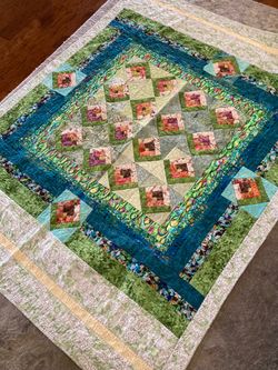 Beautiful handmade quilt - colors are amazing!