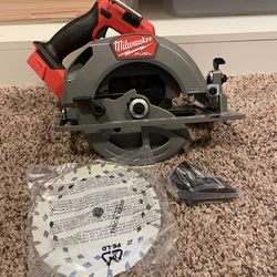 New Milwaukee M18 FUEL 7-1/4” CIRCULAR SAW (Tool Only Solo Herramienta )