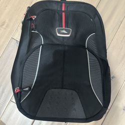 Suitcase With A Detachable Backpack 