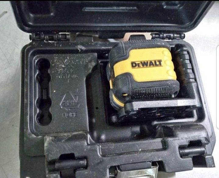 Dewalt Cross Line Laser with case