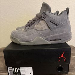 AIR JORDAN 4 KAWS RETRO